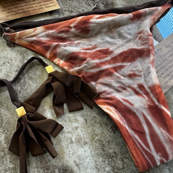 NWT-Charmosa Brazilian Bikini, 2 Piece, Browns Tie Dye Reversable - Picture 4 of 5